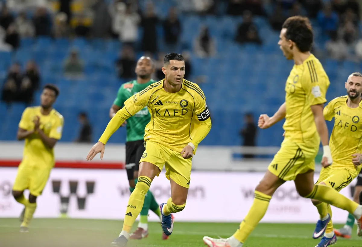 رونالدو «التاريخي» يقترب من اقتحام نادي الـ100 السعودي. شباك النجمة أوصلته للهدف رقم 965 في مسيرته 