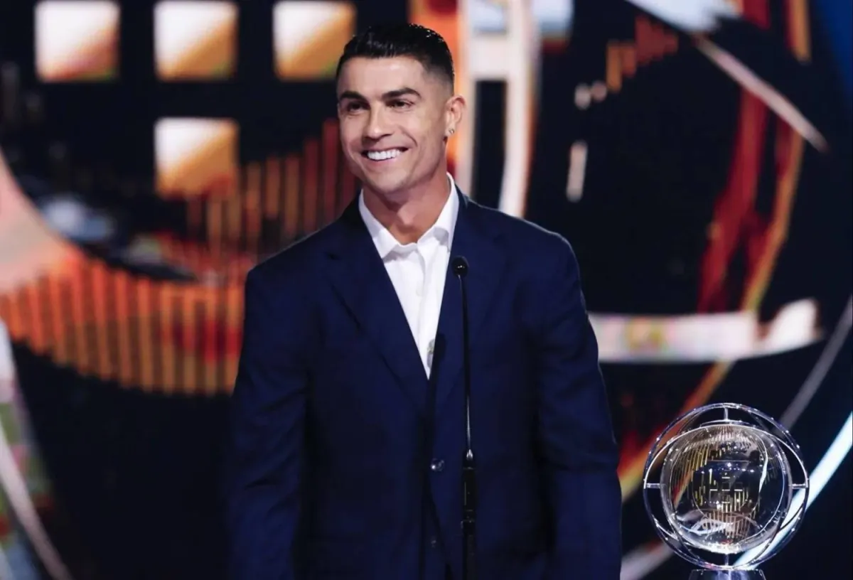 استحوذ النجم البرتغالي كريستيانو رونالدو على 25 في المائة من نادي ألميريا، الذي يلعب في دوري الدرجة الثانية الإسباني لكرة القدم، وفقاً لما أعلن الخميس، في خطوة جديدة ضمن مسار تنويع استثماراته 