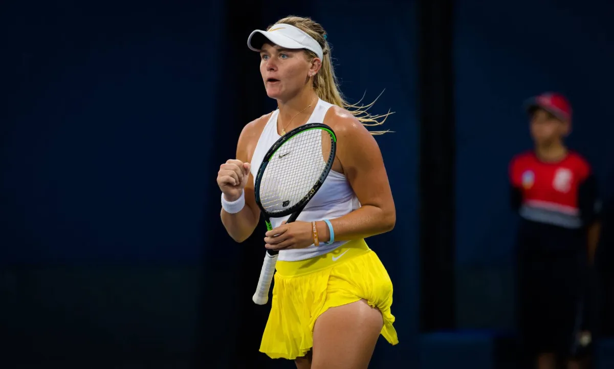 أحرزت بيتون ستيرنز، لقب دورة أوستن لكرة المضرب (250 نقطة) بفوزها الصعب على تايلور تاونسند 7 - 6 (10 - 8) و7 - 5 في نهائي أميركي خالص في تكساس 