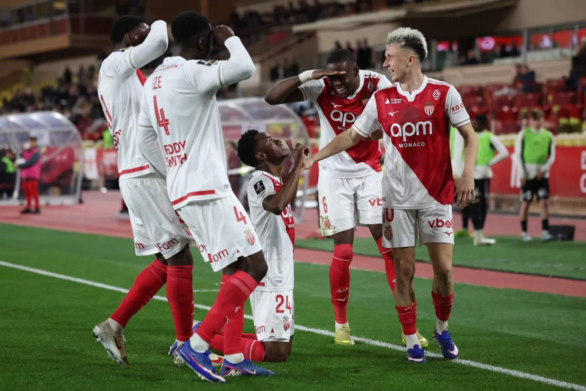 يخضع نادي موناكو الفرنسي لتحقيقات بشأن اتهامه بالاحتيال وغسل الأموال، وفقاً لما ذكرته صحيفة «ليكيب».. وأشارت الصحيفة الفرنسية إلى أن مكتب المدعي العام في موناكو يحقق في الاتفاقية المبرمة بين نادي الإمارة وجمهورية الكونغو الديمقراطية 