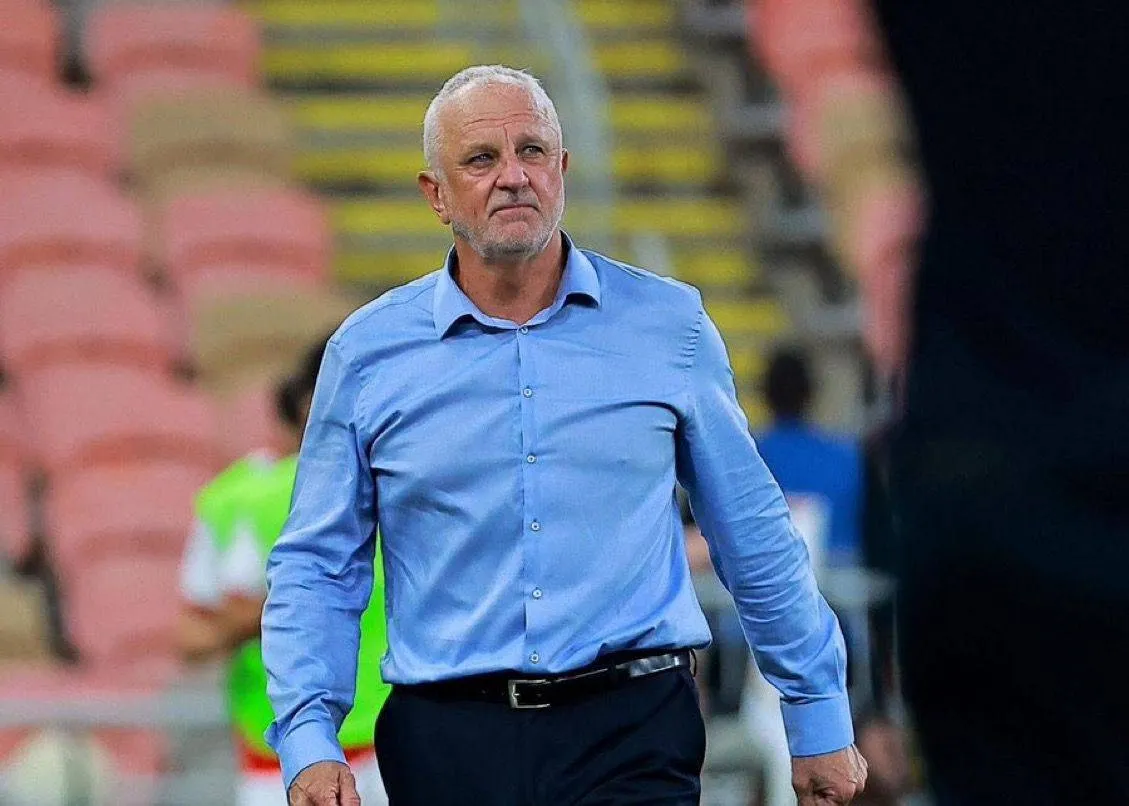 «فيفا» يؤكد إقامة مباراة العراق في ملحق المونديال ومدربه عالق في الإمارات وأزمة تأشيرات قبل السفر للمكسيك. تفاصيل 