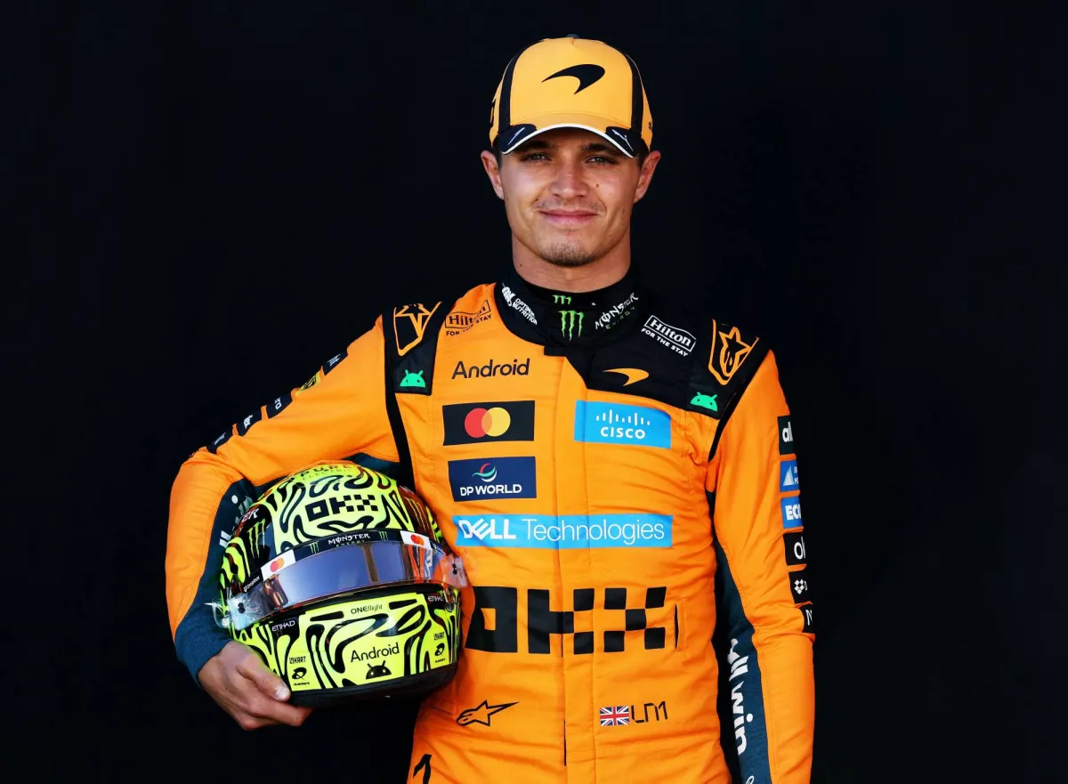 قال لاندو نوريس سائق فريق مكلارين إن فوزه بأول لقب له في بطولة العالم لسباقات «فورمولا 1» للسيارات جعله متعطشاً أكثر للمزيد من الألقاب مع استعداده للدفاع عن لقبه في سباق جائزة أستراليا الكبرى الأسبوع المقبل 