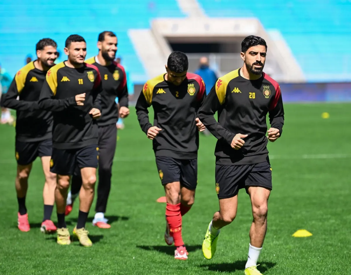 ذكرت تقارير إعلامية تونسية، الثلاثاء، أن تذاكر مباراة الترجي التونسي مع الأهلي المصري، في ذهاب دور الـ8 بدوري أبطال أفريقيا لكرة القدم، نفدت جميعها بعد وقت قصير من طرحها 