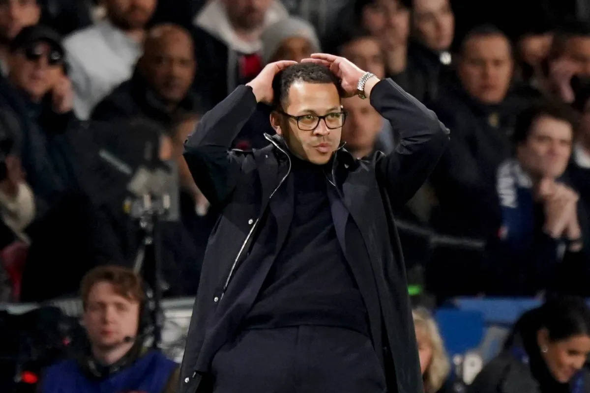 دافع ليام روزنير مدرب تشيلسي الإنجليزي، عن حارس مرماه الدنماركي فيليب يورغنسن، بعد الخطأ الذي ارتكبه وتسبب في انهيار متأخر أدى إلى خسارة فريقه أمام مستضيفه باريس سان جيرمان الفرنسي 2-5 في ذهاب ثُمن نهائي دوري أبطال أوروبا 