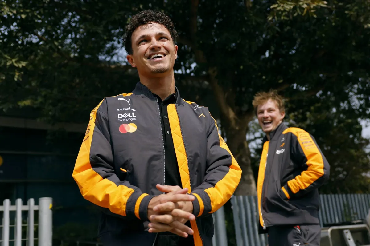 قال بطل العالم؛ البريطاني لاندو نوريس، إن فريقه «مكلارين» حقق بعض التقدم منذ الافتتاح المخيب للموسم في «أستراليا»، لكنه حذّر في الوقت نفسه من أنهم ما زالوا بحاجة إلى «التحسّن في جميع الجوانب» 