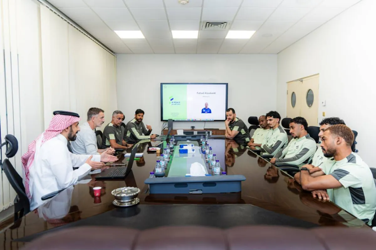 أكمل الجهازان الفني والإداري للمنتخب السعودي الأول مرحلة برنامج الزيارات الميدانية للأندية، ضمن برنامج الإعداد المبكر لمشاركة «الأخضر» في كأس العالم 2026.. وخلص البرنامج إلى زيارة 19 نادياً في 13 مدينة ومحافظة، والاجتماع مع 80 لاعباً 