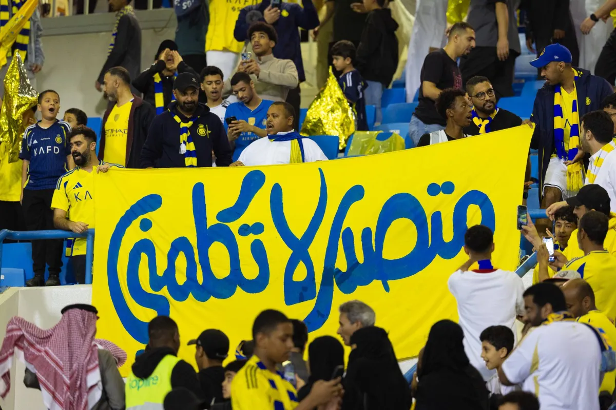 عادل الهلال ثالث أطول سلسلة عدم خسارة في تاريخ المسابقة بوصوله للمباراة 34 توالياً دون هزيمة (24 فوز و10 تعادلات)، معادلاً رقم الشباب المسجل في 2011-2012 