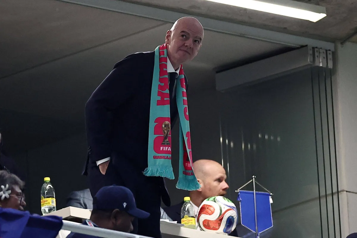 أكد جياني إنفانتينو، رئيس الاتحاد الدولي لكرة القدم (فيفا)، أن العالم سيتوقف عن الدوران خلال فترة إقامة كأس العالم 2026، واصفاً البطولة بأنها ستكون العرض الأكبر على وجه الأرض 
