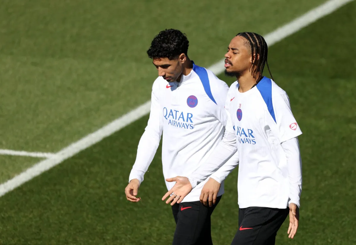 عاد المهاجم برادلي باركولا إلى تمارين فريقه باريس سان جيرمان، بعدما تعرَّض لالتواء في الكاحل، عشية مواجهة ليفربول الإنجليزي في ذهاب الدور رُبع النهائي من دوري أبطال أوروبا لكرة القدم 