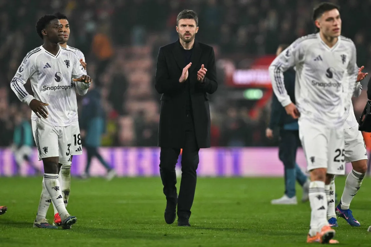 عدّ الإيفواري أماد ديالو، لاعب مانشستر يونايتد، أنَّ المدرب مايكل كاريك هو الرجل المناسب لقيادة الفريق على المدى الطويل.. وقال أماد: «بالطبع هذا ليس قرارنا نحن اللاعبين، لكنه كان رائعاً، ويؤدي عملاً كبيراً مع الفريق، فلديه كثير من الخبرة» 