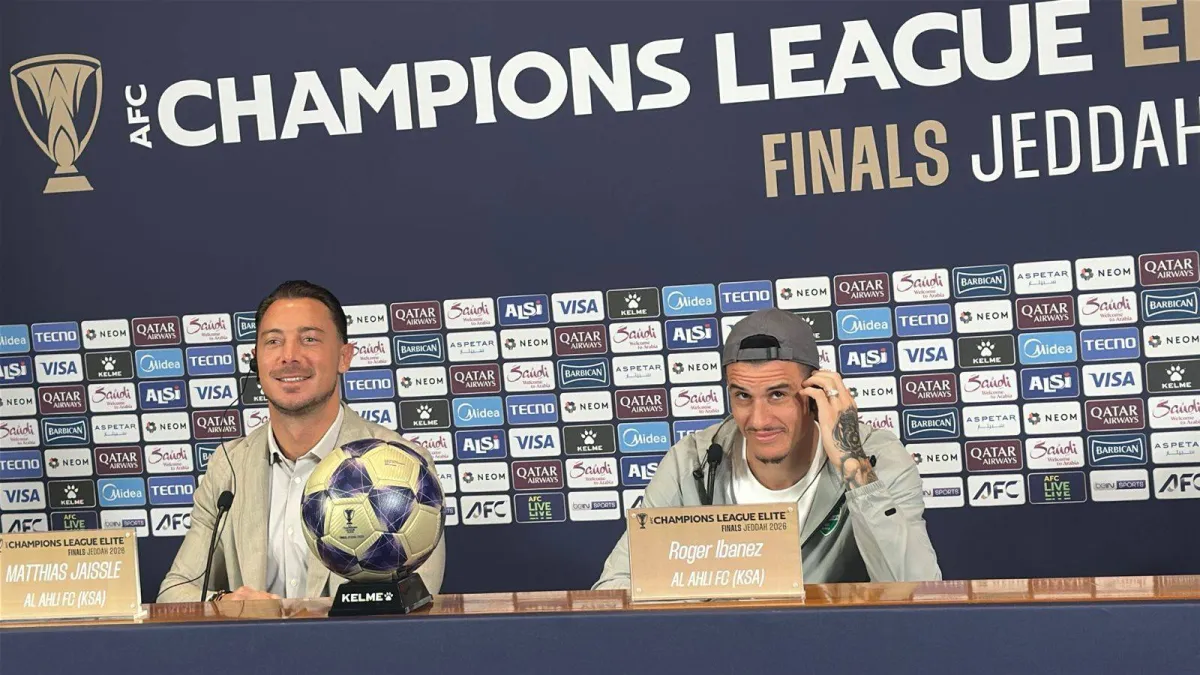 أكَّد الألماني ماتياس يايسله، مدرب فريق الأهلي، جاهزية فريقه لمواجهة جوهر دار التعظيم، مشدِّداً على أهمية التركيز التكتيكي في ظل قوة المنافس، بينما شدَّد البرازيلي روجير إيبانيز على ضرورة التعامل مع كل مباراة على حدة في طريق الدفاع عن اللقب 