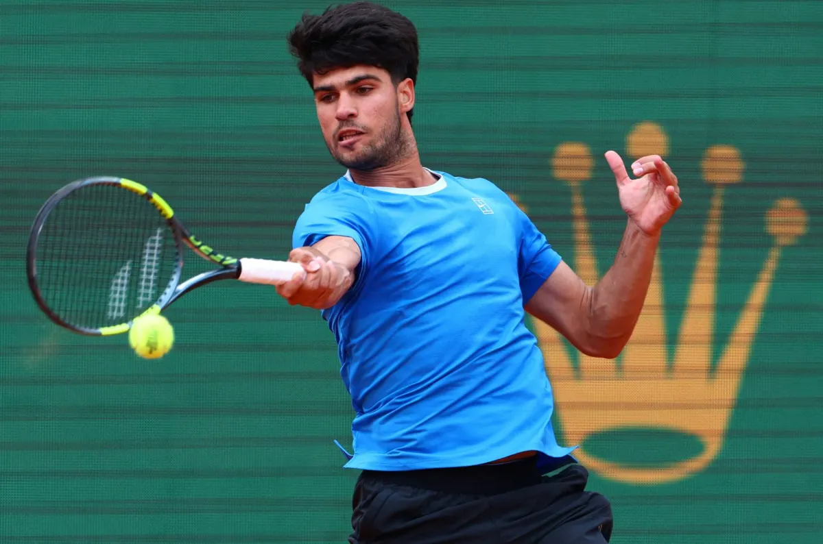 قال كارلوس ألكاراس المصنف الثاني عالمياً، إنه ينتظر نتائج الفحوص الطبية على معصمه المصاب قبل اتخاذ قرار بشأن الدفاع عن لقبه في بطولة فرنسا المفتوحة للتنس الشهر المقبل 