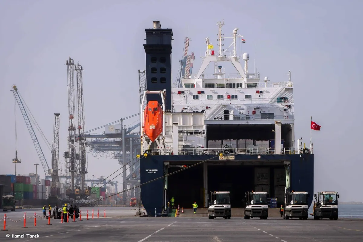 ممرات لوجيستية مصرية لتجاوز تأثيرات الحرب الإيرانية على التجارة العالمية