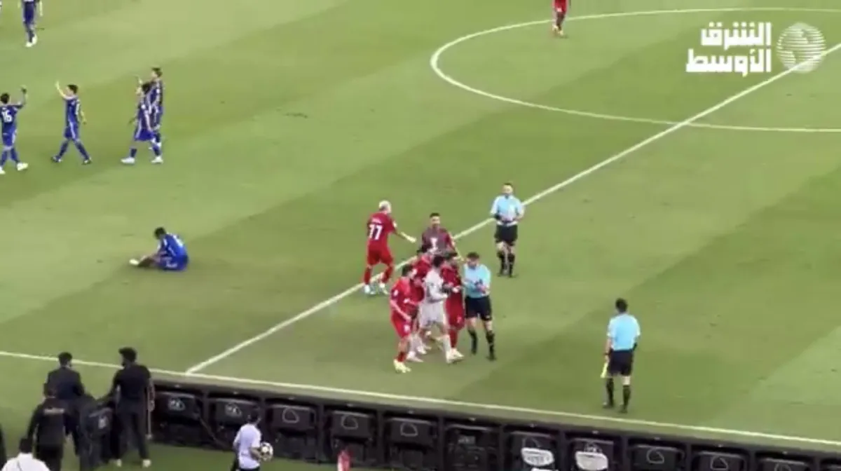 عاجل و خاص | مصادر «الشرق الأوسط»: لجنة الانضباط الآسيوية لن تُعيد مباراة شباب الأهلي وماتشيدا. قرار حكم المباراة الأسترالي إيفانز: خطأ تقديري لا يستوجب الإعادة... والنادي الإماراتي سيلجأ لـ«كاس» 