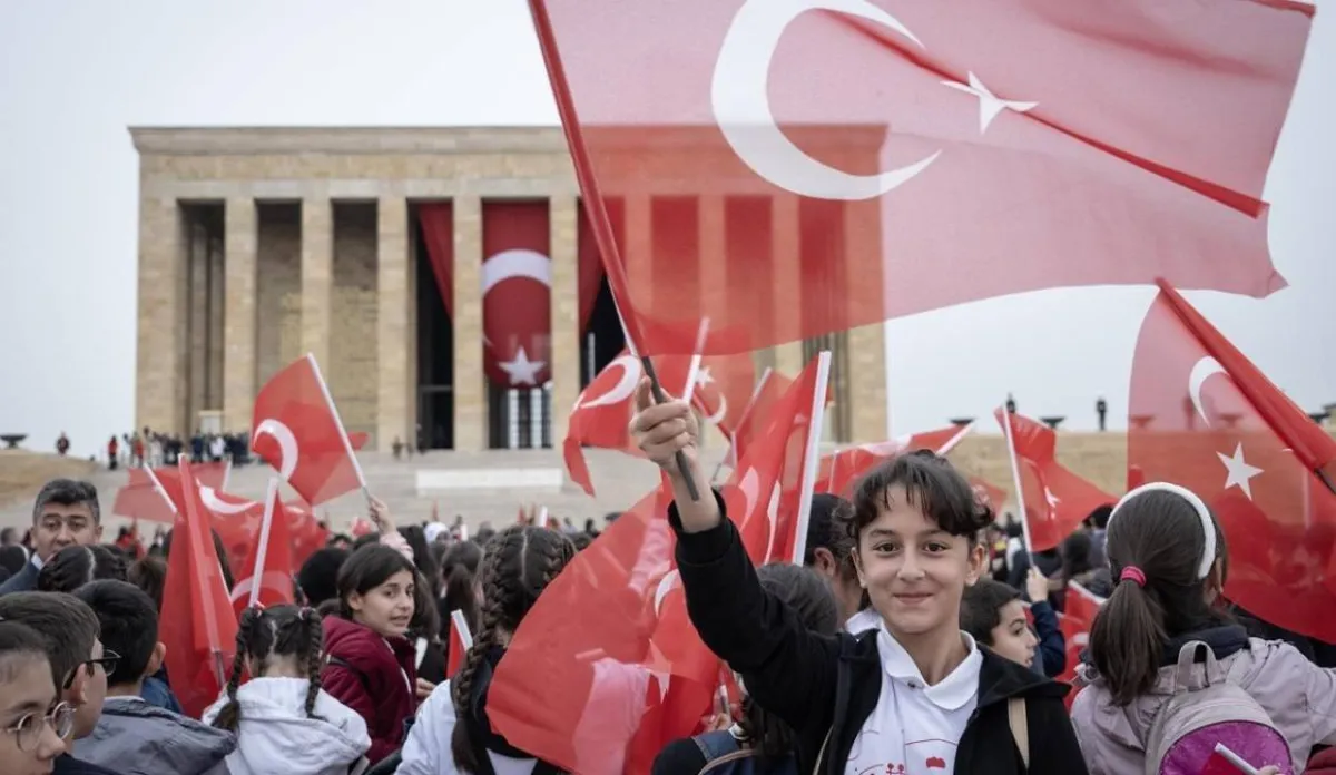 تركيا: هجمات المدارس تخيم على احتفالات «عيد السيادة الوطنية والطفولة»