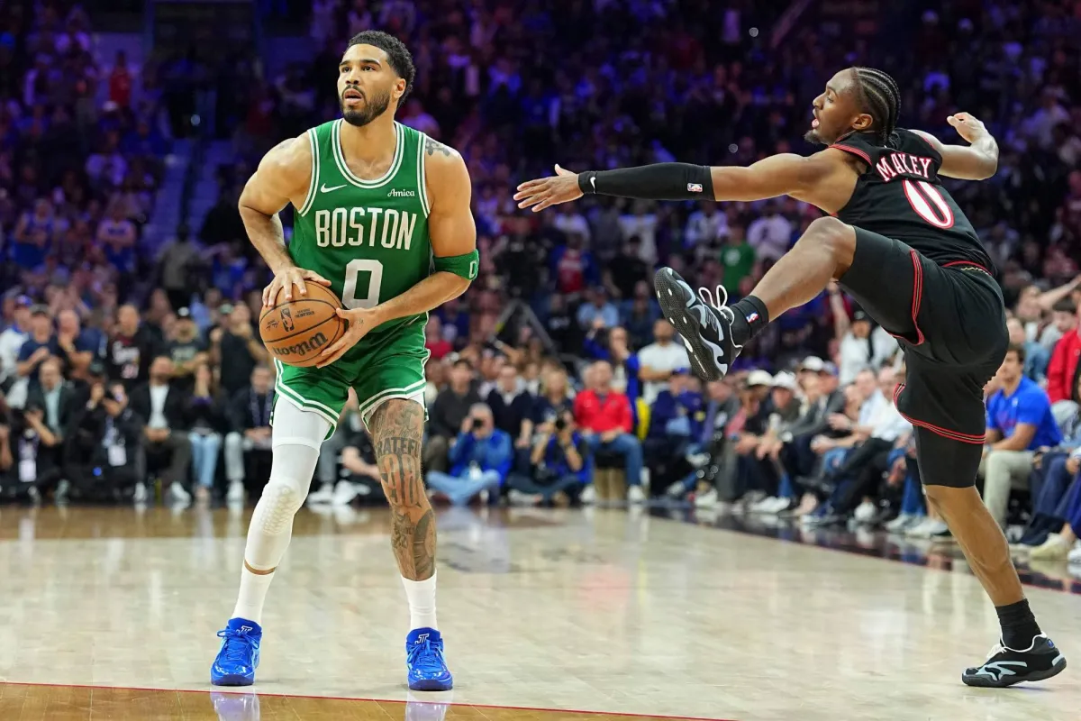 «إن بي إيه»: تايتوم يقود بوسطن للفوز على فيلادلفيا