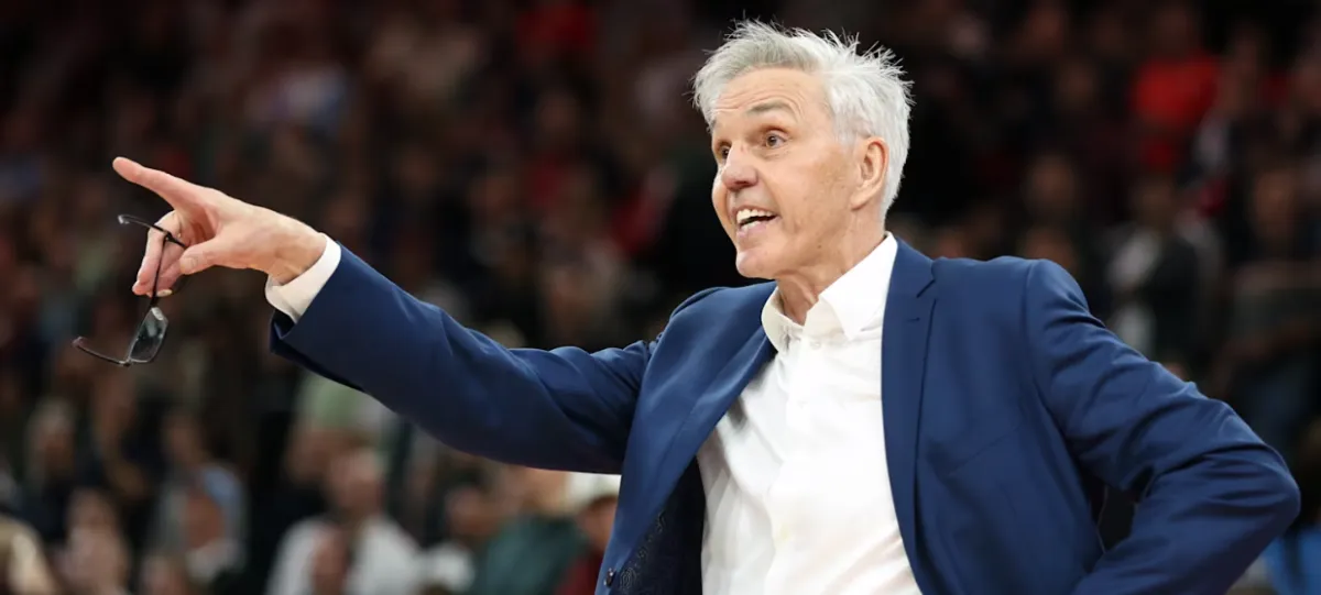 مدرب منتخب ألمانيا السابق جوردون هيربرت يكشف معاناته الصحية العام الماضي: «كنت أعاني التهابًا في عضلة القلب واضطرابًا في ضرباته بسبب كورونا وتساءلت إن كنت سأنجو» 