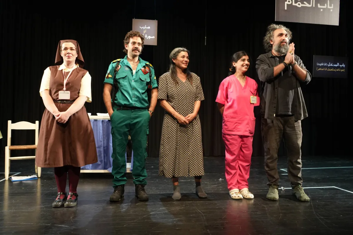 «حنّة»: مسرحية كوميدية تُوازن بين الخفّة والمعنى