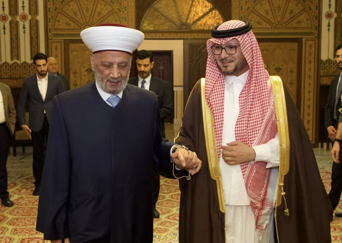 السفير السعودي: التمسك بـ«الطائف» المدخل لأي تسوية في لبنان