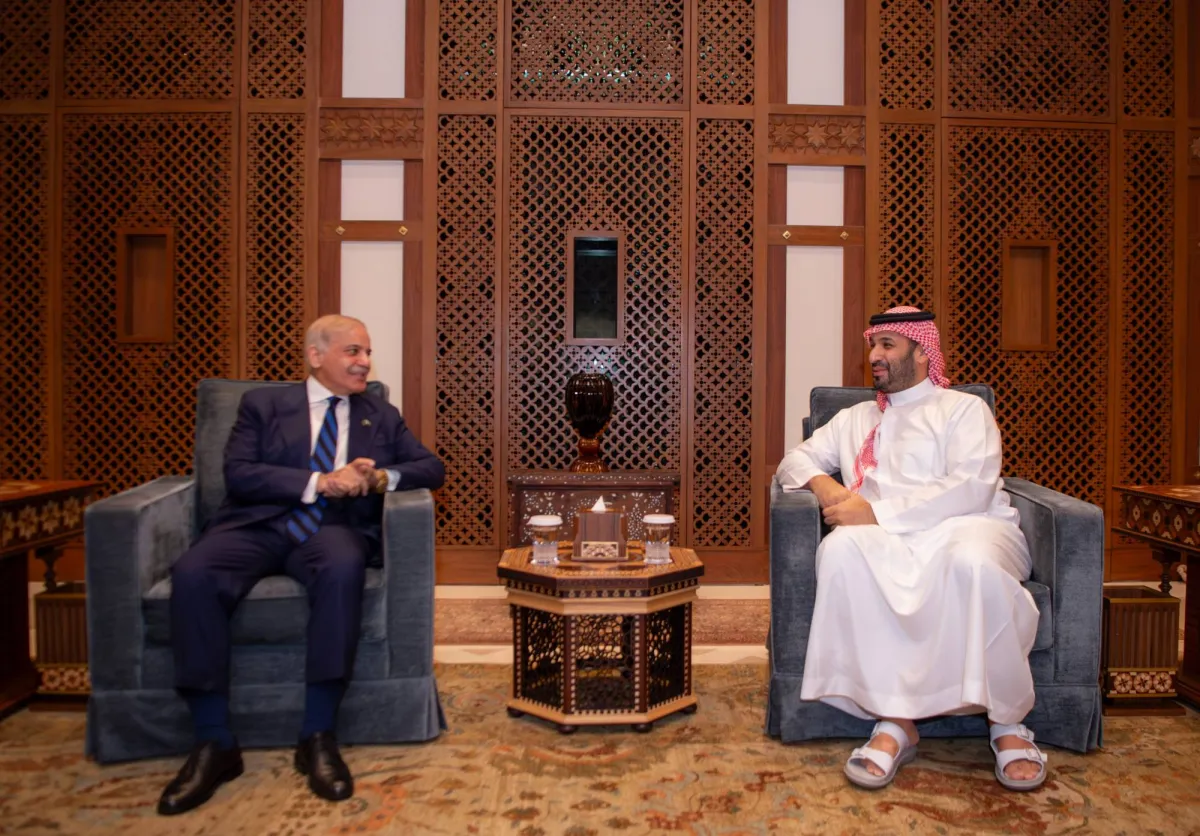 شهباز شريف يشكر القيادة السعودية على دورها «المحوري» في سداد ديون باكستان