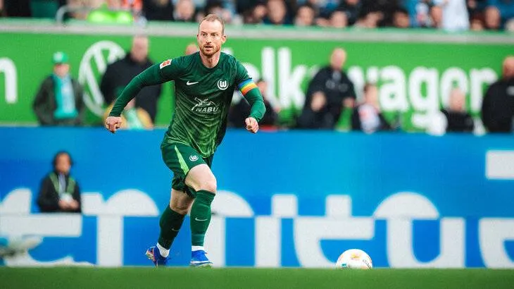 فولفسبورغ يخسر قائده أرنولد حتى نهاية الموسم… ضربة قاسية في معركة البقاء