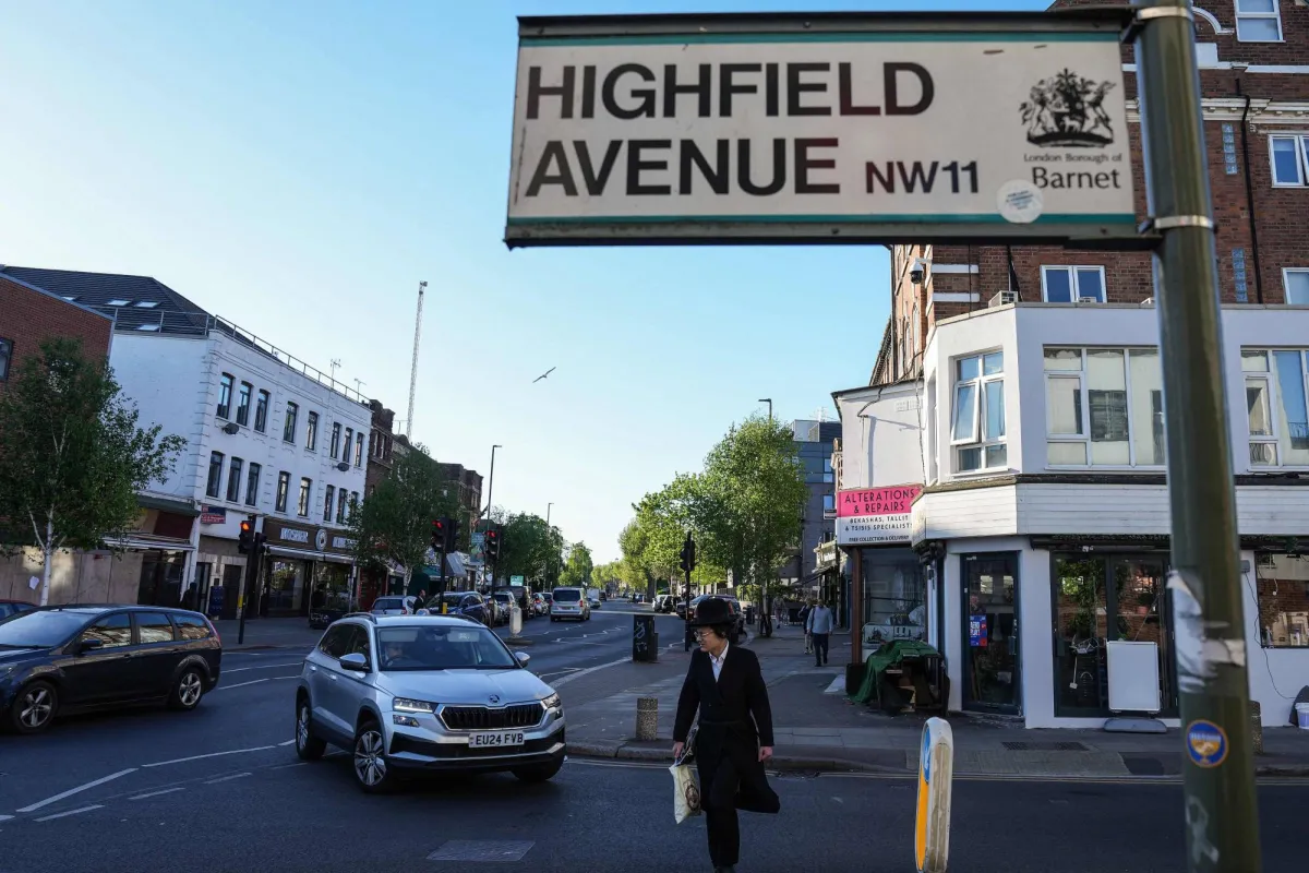 بريطانيا تتعهد بتخصيص 25 مليون جنيه إضافية لتعزيز أمن اليهود بعد حادثة الطعن في لندن