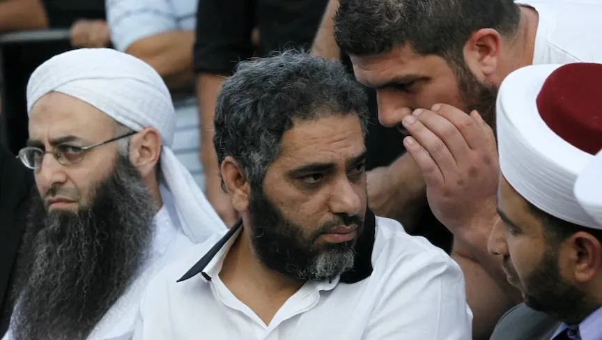 القضاء اللبناني يبرّئ فضل شاكر من دعوى قتل