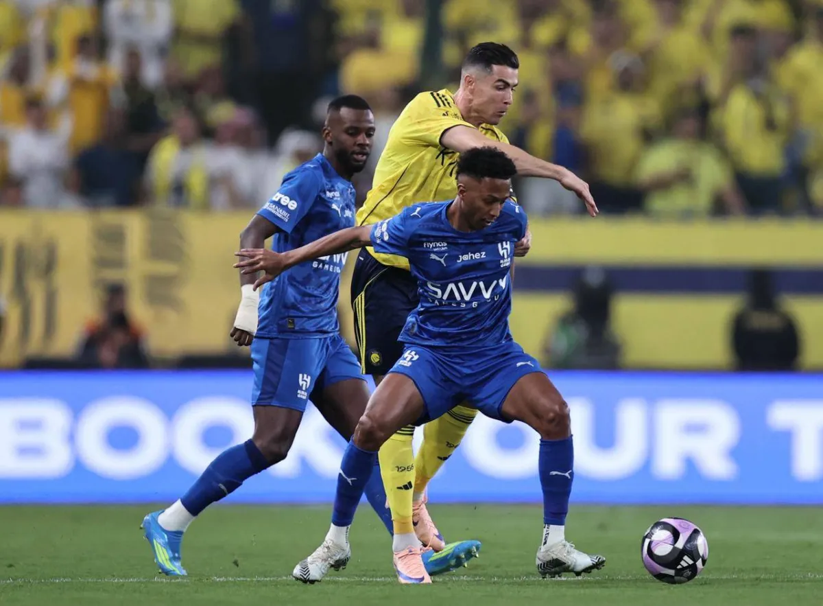 «الصحة السعودية» تحذر متابعي ديربي الهلال والنصر: اضبطوا انفعالاتكم لتستمتعوا