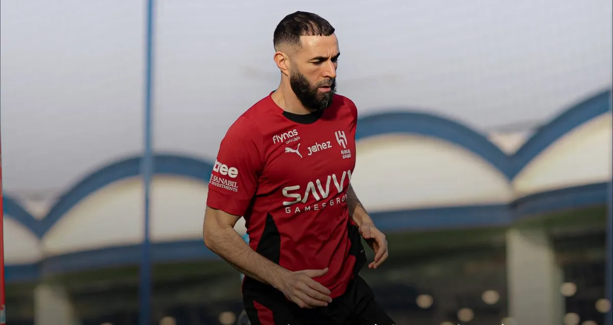 الإصابة تغيب بنزيمة وسالم عن تدريبات الهلال