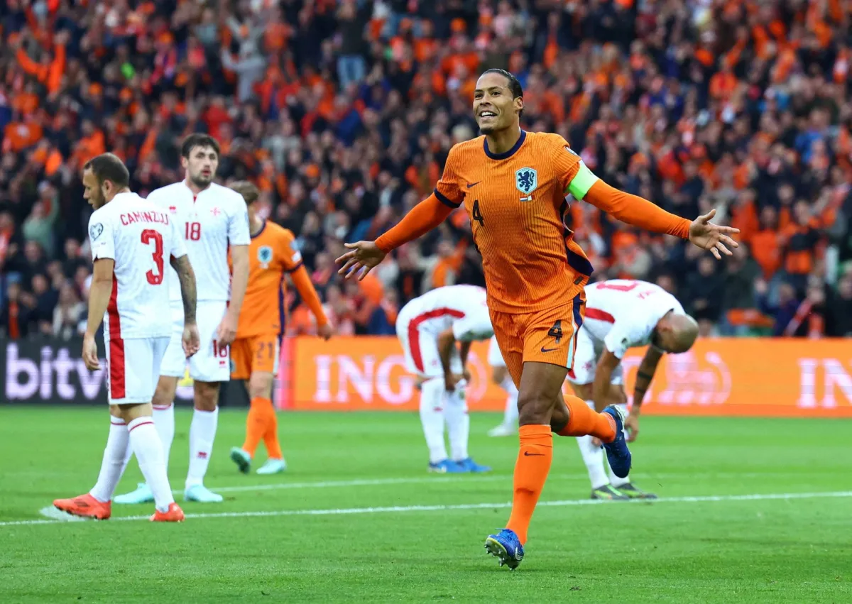 فان دايك يثق في قدرة منتخب هولندا على التتويج بلقب المونديال
