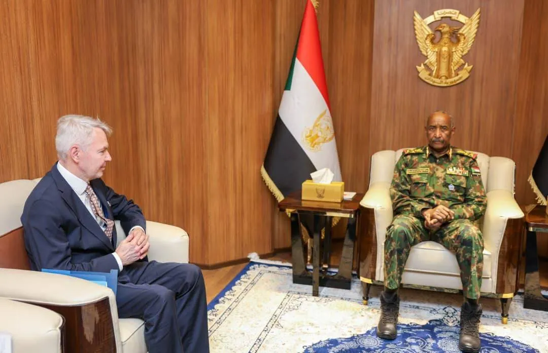 البرهان يبحث مع مبعوث الأمم المتحدة جهود إنهاء الحرب في السودان