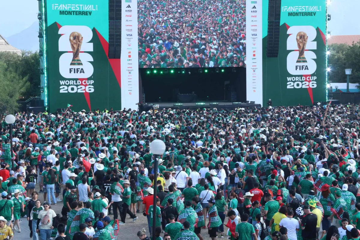 مشجعون يقتحمون مهرجاناً لكأس العالم بالمكسيك... والشرطة تستخدم «رذاذ الفلفل»