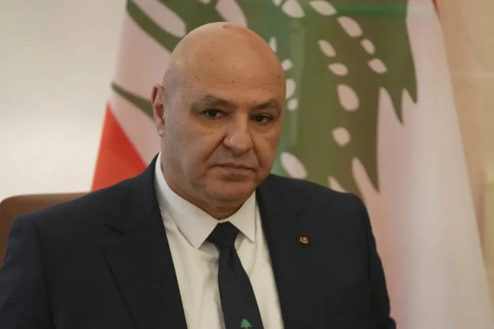 الرئيس اللبناني: لا صحة للحديث عن إقالة قائد الجيش وقادة الأجهزة الأمنية