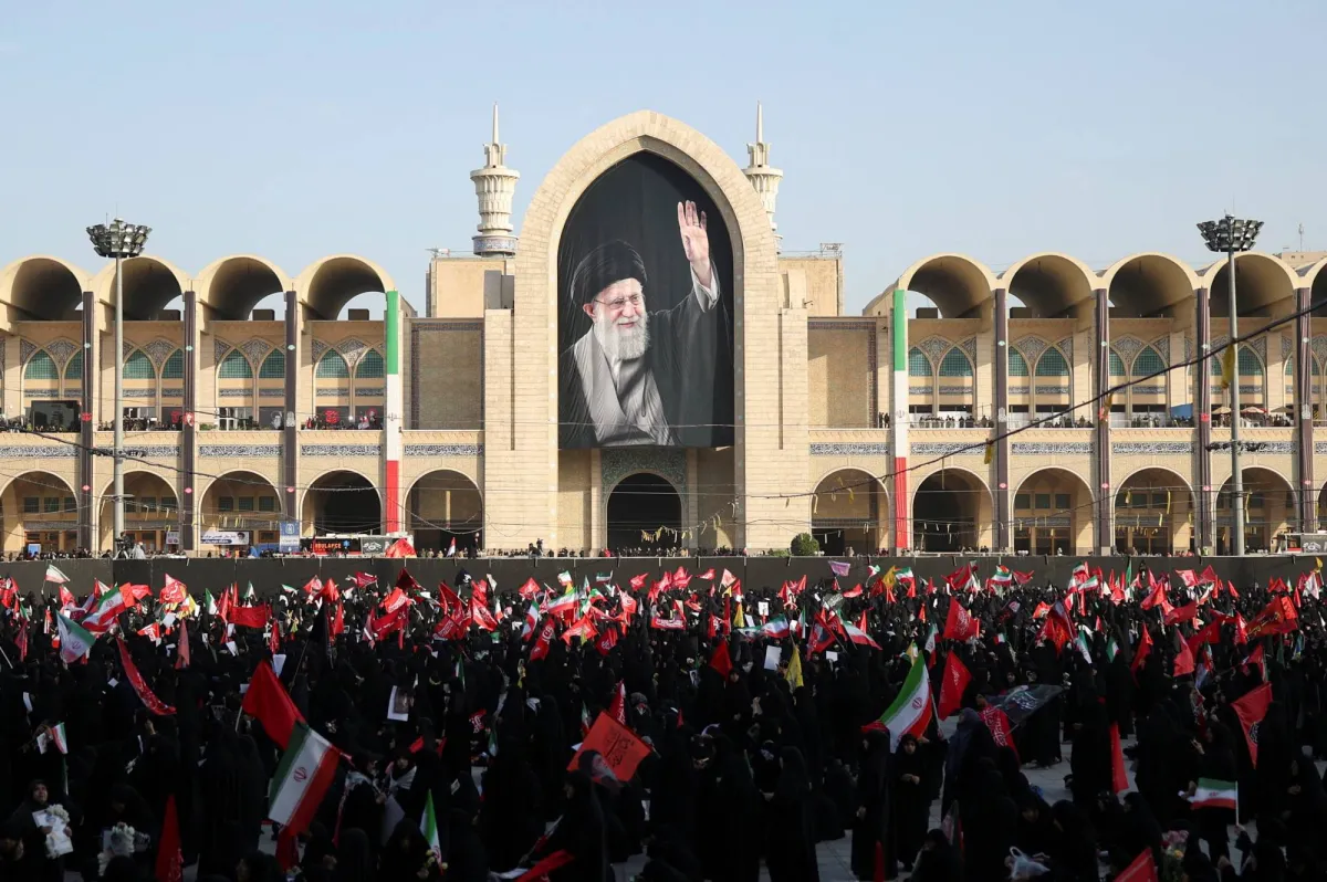 إيران تبدأ مراسم تشييع خامنئي رسمياً