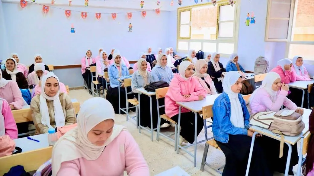 «الثانوية المصرية»... ملاحقات مستمرة لـ«مسرّبي الامتحانات»