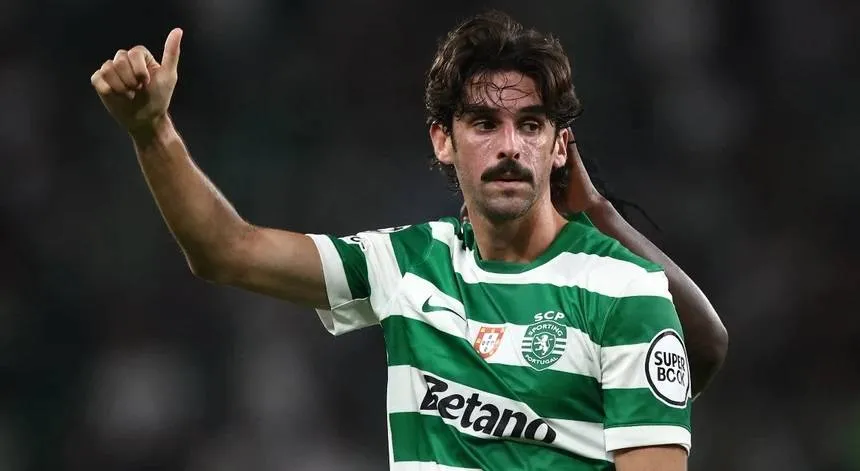 توصل النادي الأهلي لاتفاق نهائي مع الجناح البرتغالي فرنسيسكو ترينكاو، لاعب سبورتينغ لشبونة، خلال فترة الانتقالات الصيفية الحالية، حيث سينضم قريباً للفريق 