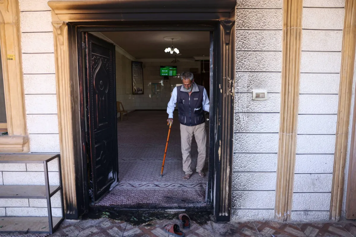 Palestinians Say Israeli Settlers Torch Mosque, Factory