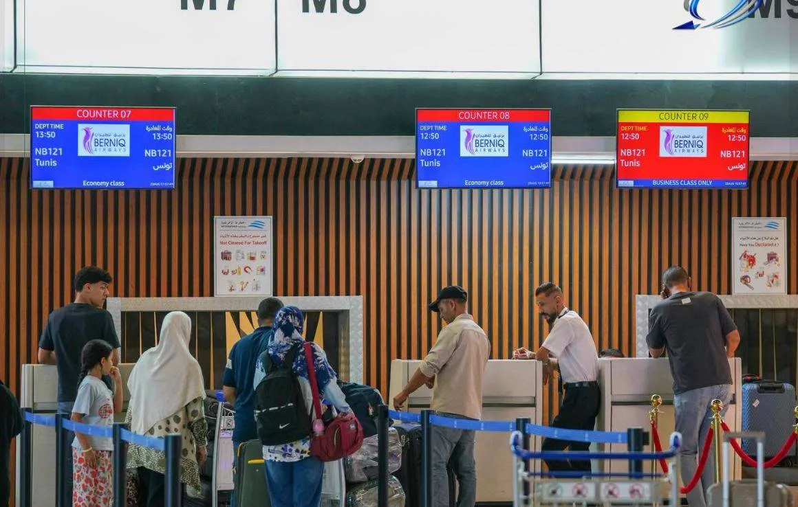 ليبيا: توقف الرحلات بمطار مصراتة عقب خروج طائرة خاصة عن المدرج واحتراقها