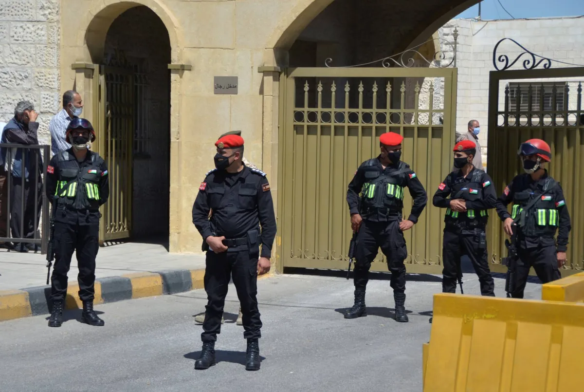 7 قتلى بهجوم مسلّح على كنيسة في قرية حمود الأردنية