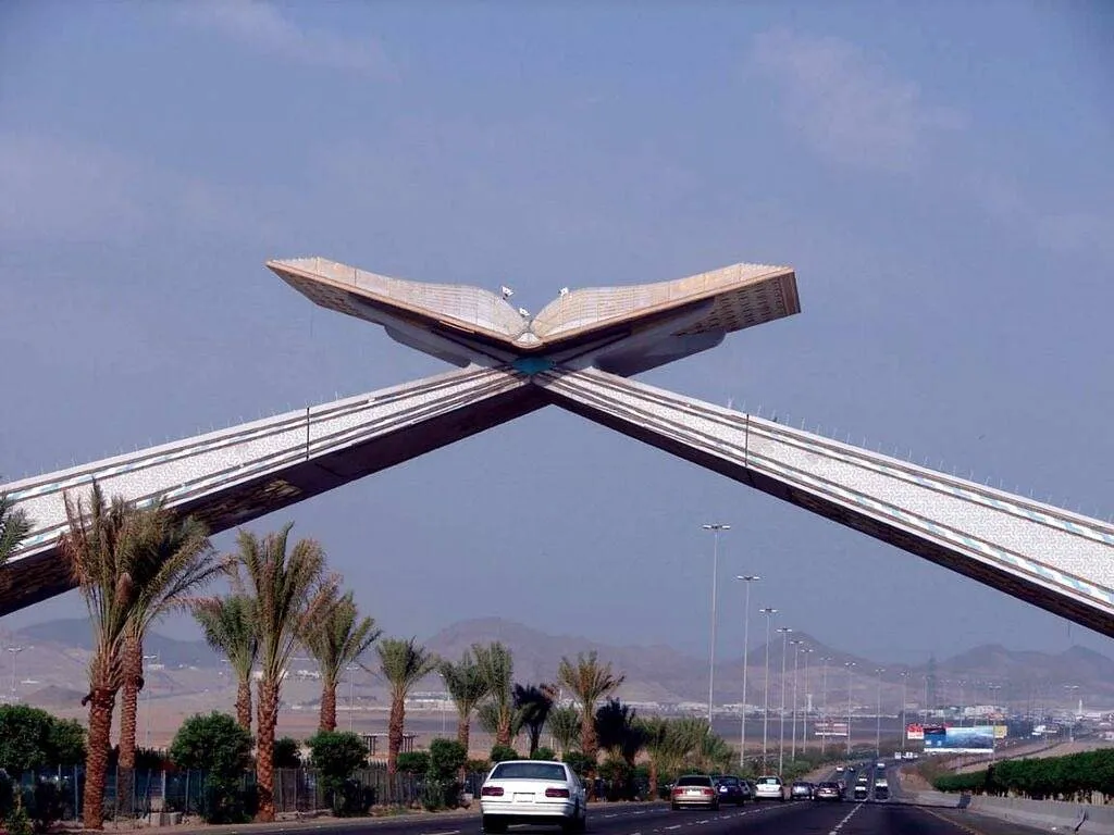 إنذارات مبكرة في مكة المكرمة وجدة والطائف وينبع للتحذير من خطر محتمل