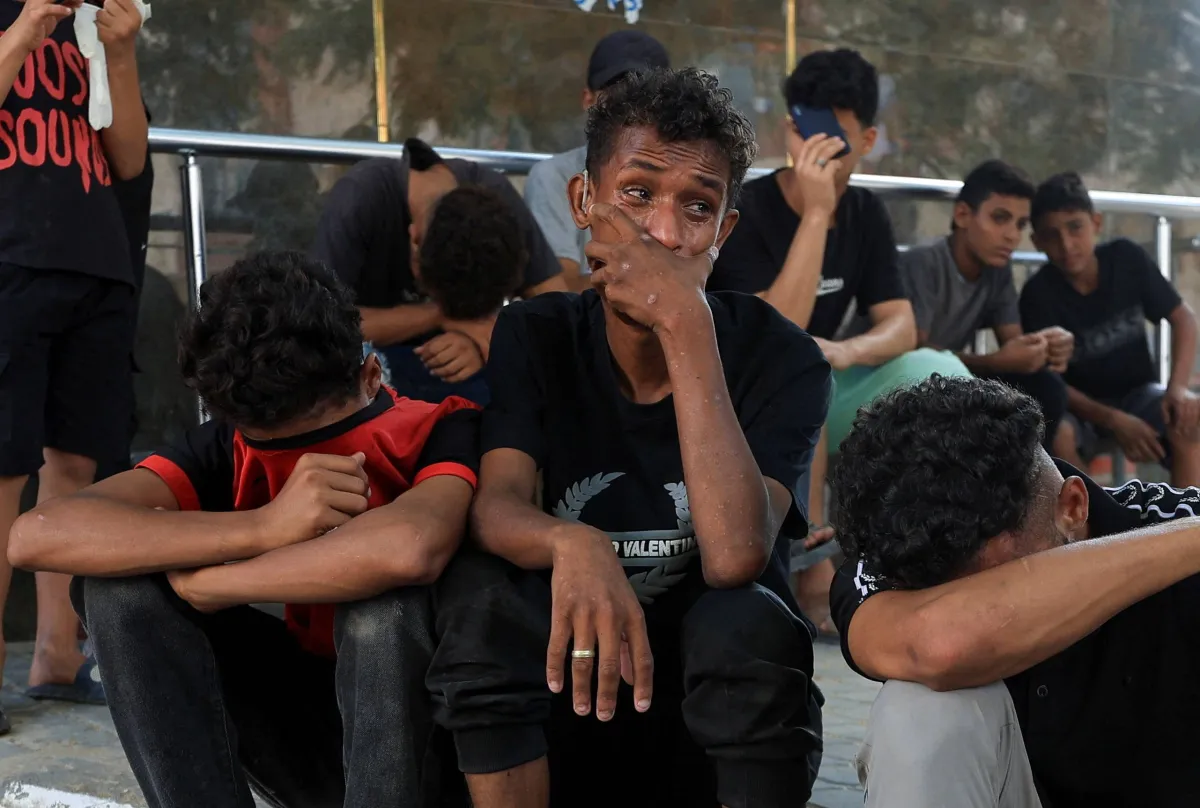 إسرائيل تكثف غاراتها في غزة وتقتل 7 فلسطينيين