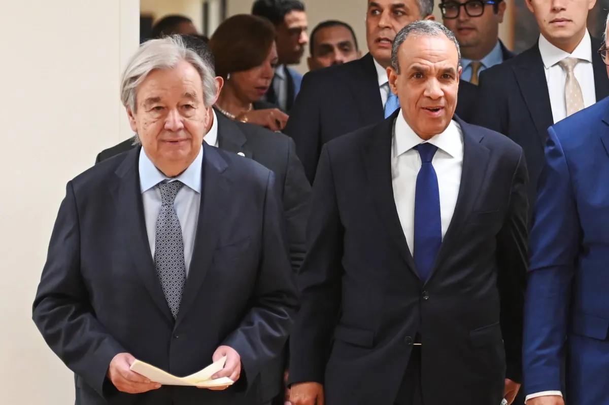 وزير الخارجية المصري: نُجري محادثات يومية مع الإيرانيين