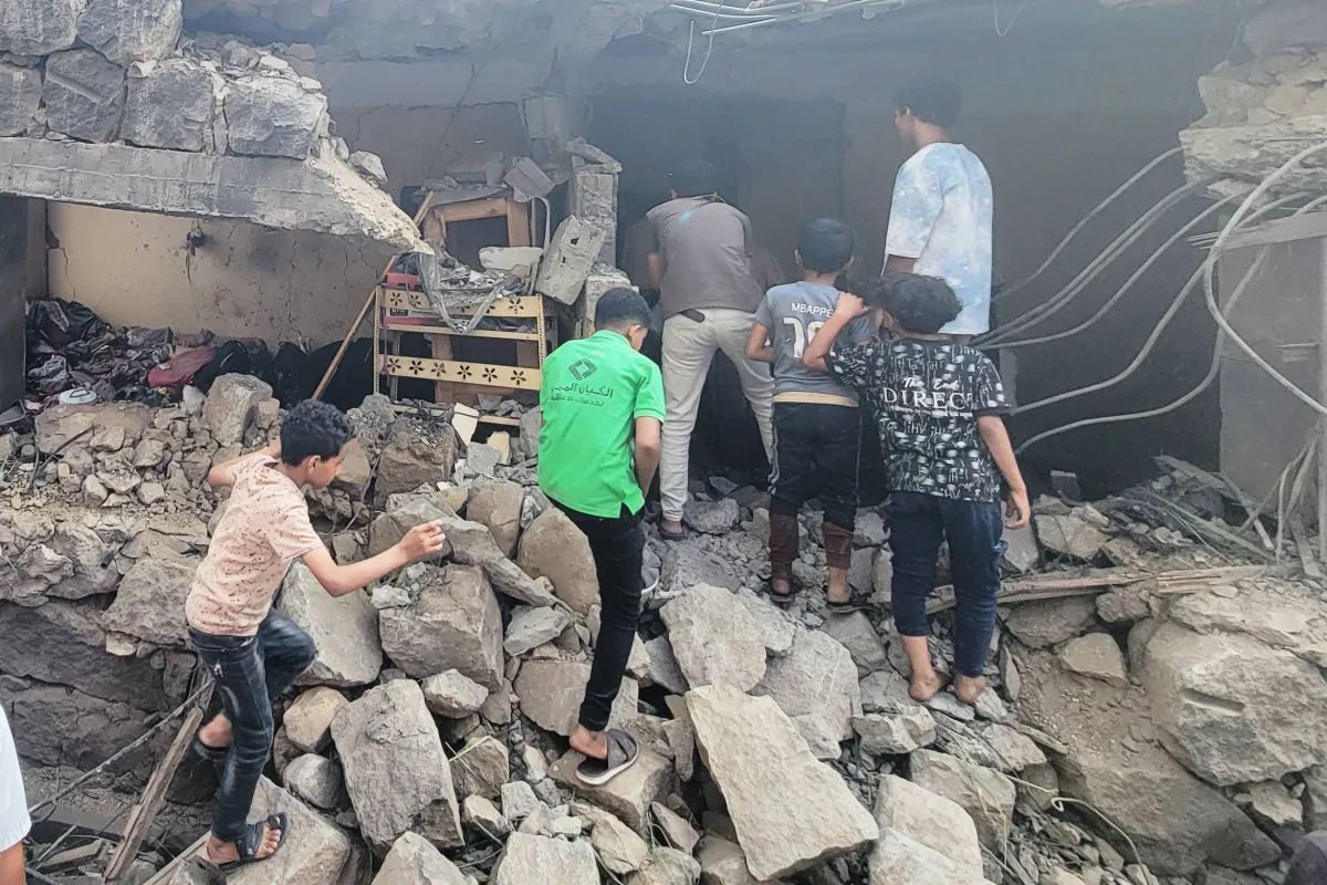 الحوثيون يضغطون على جبهات القتال بقصف التجمعات السكانية
