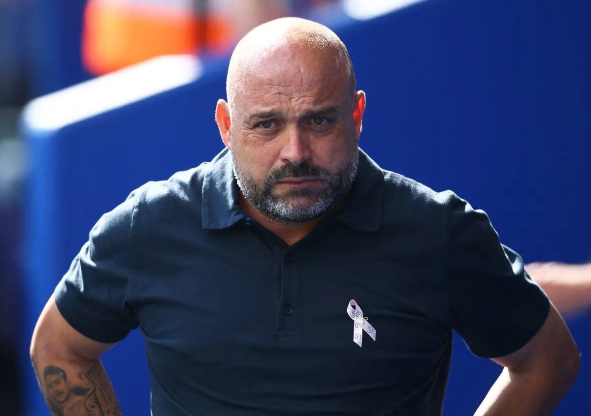 «إسبانيول» يقيل المدرب غونزاليس من منصبه