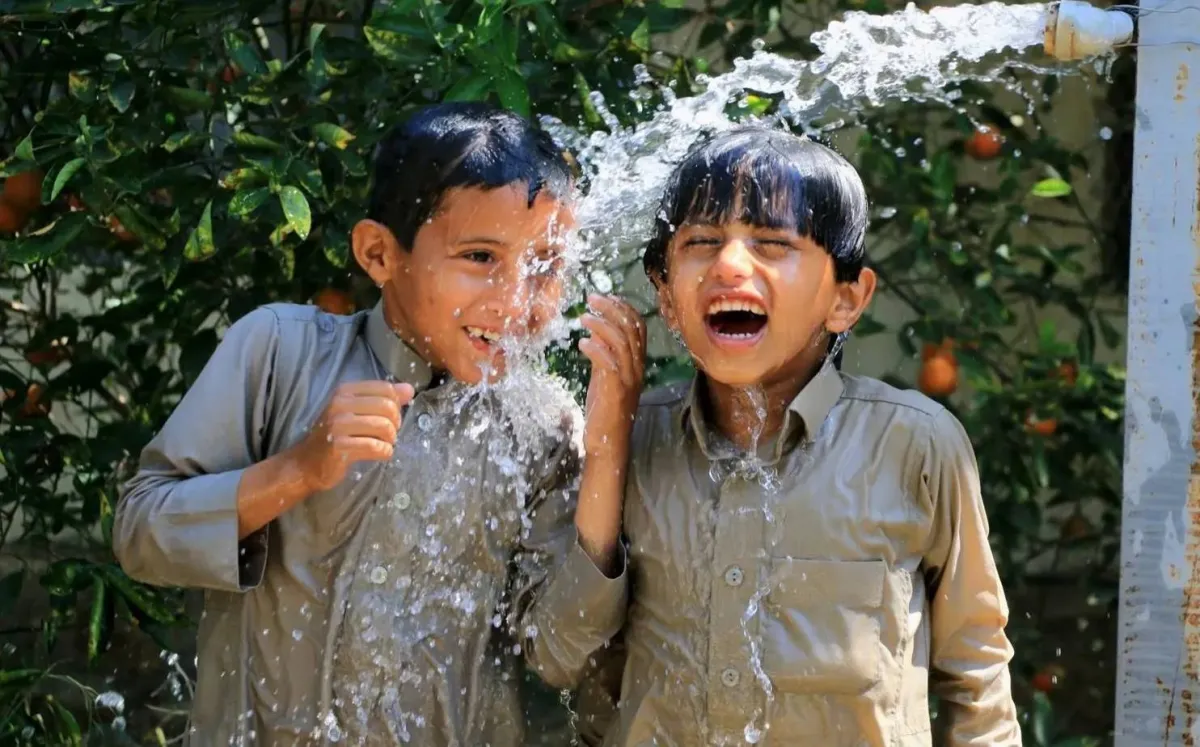 Saudi Arabia Strengthens Water Security in 14 Yemeni Governorates with 62 Projects