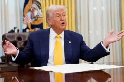 ABD Başkanı Donald Trump gazetecilere konuşuyor (Arşiv- Reuters)