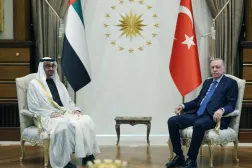 BAE Devlet Başkanı Şeyh Muhammed bin Zayid ve Türkiye Cumhurbaşkanı Recep Tayyip Erdoğan, Ankara'daki Cumhurbaşkanlığı Sarayı'nda görüştüler (AFP)