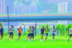 تمرینات النصر؛ خیسوس در جلو و رونالدو در عقب (نادي النصر)