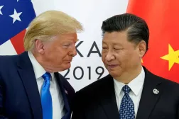 ABD Başkanı Donald Trump ile Çinli mevkidaşı Şi Cinping arasında daha önce yapılan bir görüşme (Arşiv- Reuters)