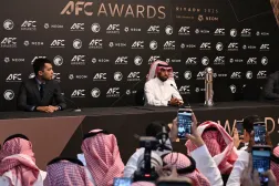 سالم الدوسری در کنفرانس خبری پس از دریافت جایزه بهترین بازیکن آسیا (رويترز)